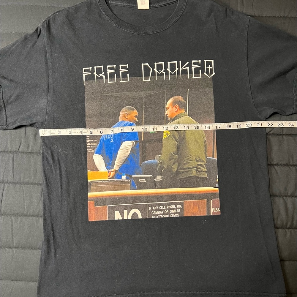 FREE DRAKEO T-shirt